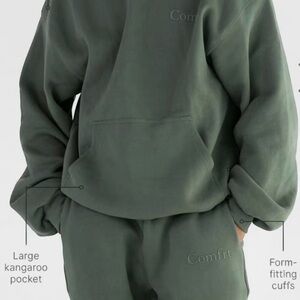 Comfrt Green Sweatshirt and Sweatpants Set
